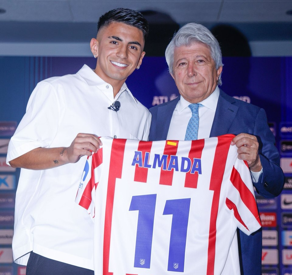 Ex-Botafogo, Thiago Almada é apresentado no Atlético de Madrid e jogará com a camisa 11