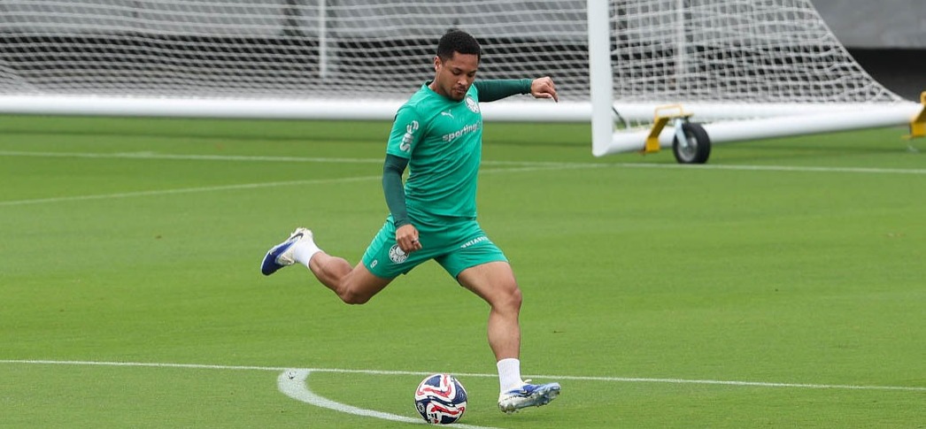 Vitor Roque Pede Determinação do Palmeiras Para Enfrentar Desafios Contra Chelsea