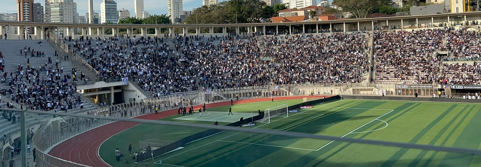 Provocação da Torcida do Corinthians ao Palmeiras em Amistoso de Lendas