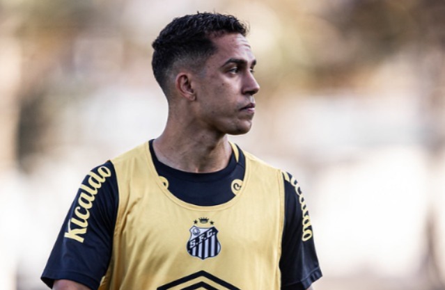 Com Robinho Jr. e reforços, Santos divulga relacionados para pegar o Flamengo