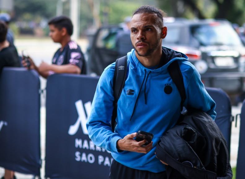 Grêmio chega a São Paulo para duelo contra o Palmeiras pela Copa do Brasil