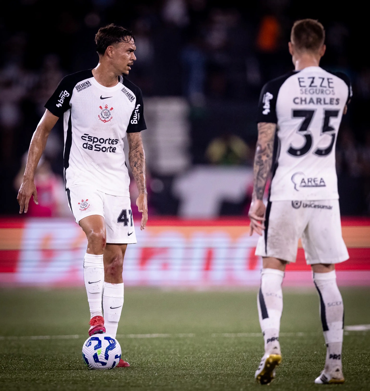 O NOVO DONO DA ZAGA? Tchoca brilha, dá assistência e empolga torcida do Timão!