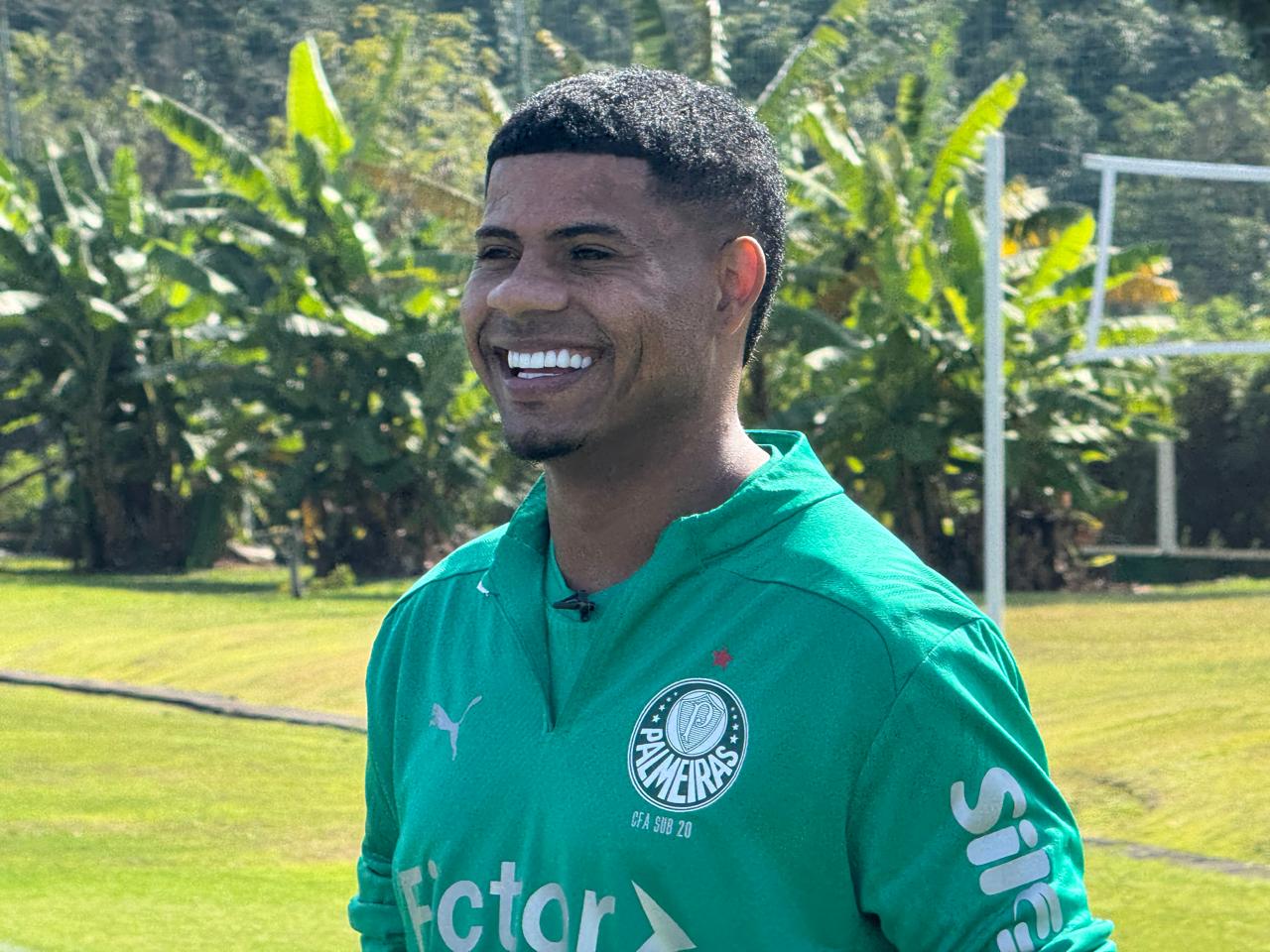 Promessa da Base: Gilberto Aguarda Chance no Profissional do Palmeiras