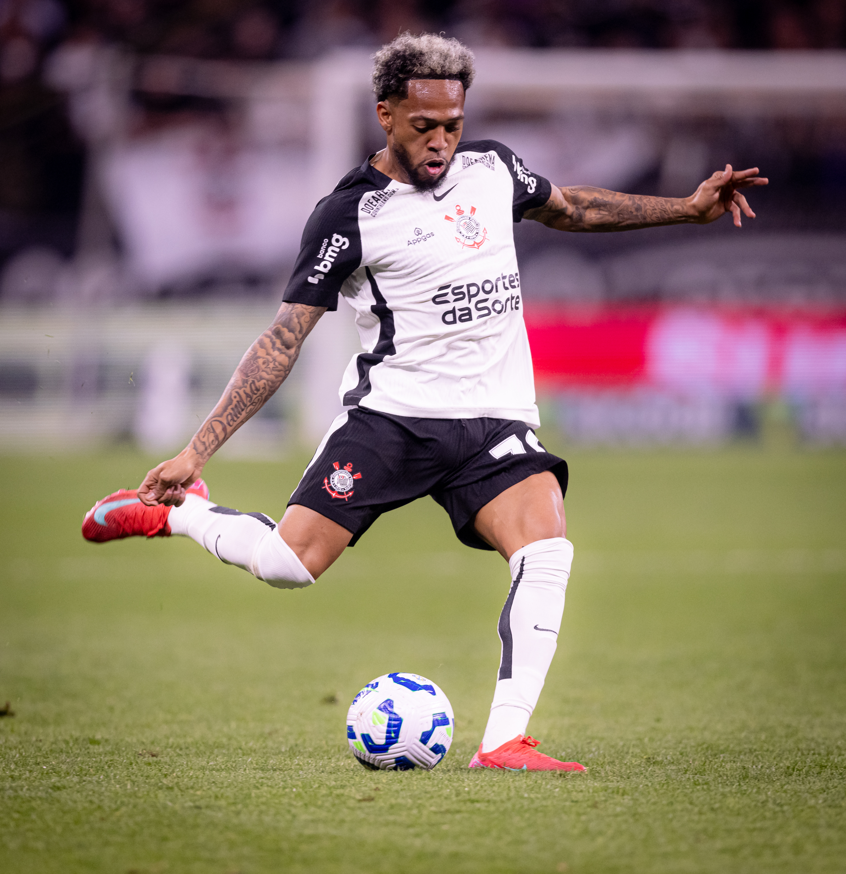 Oscilação de José Martínez não o tira da titularidade no Corinthians