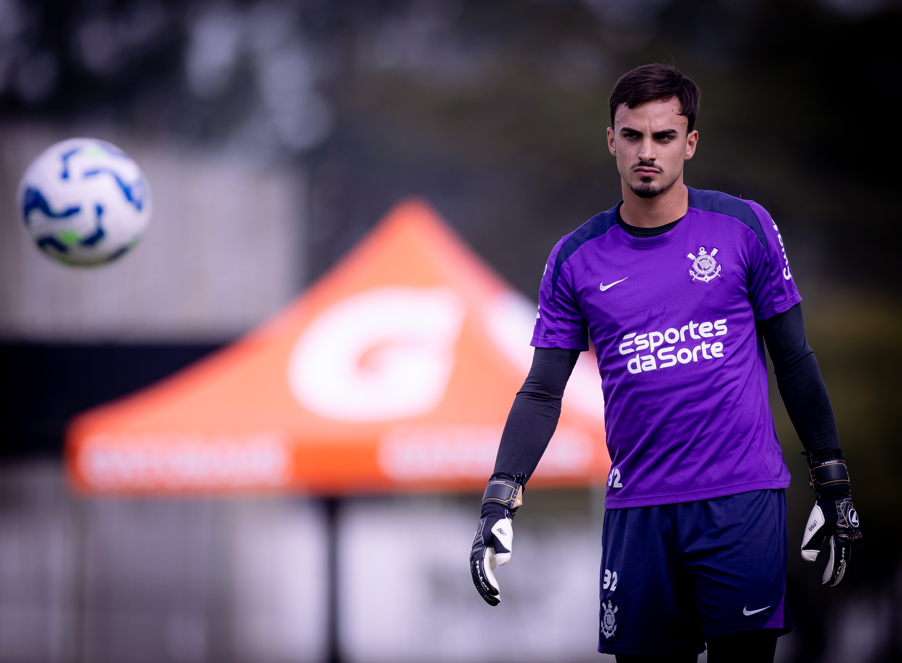 Donelli não relacionado e pode ser negociado pelo Corinthians.