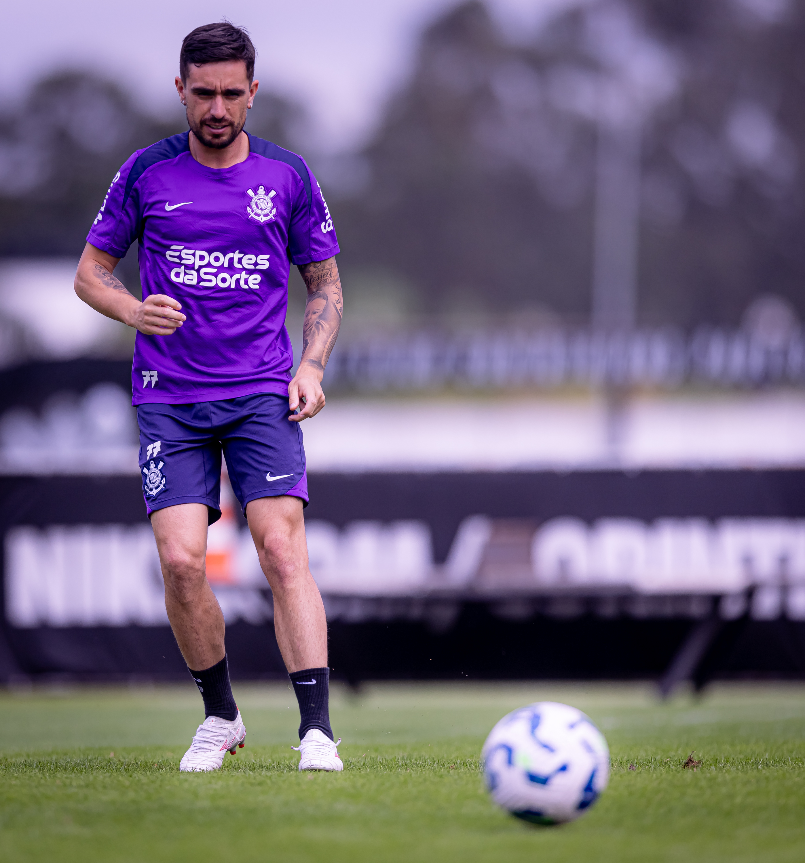 Torcedores do Corinthians criticam desempenho de Coronado no primeiro semestre