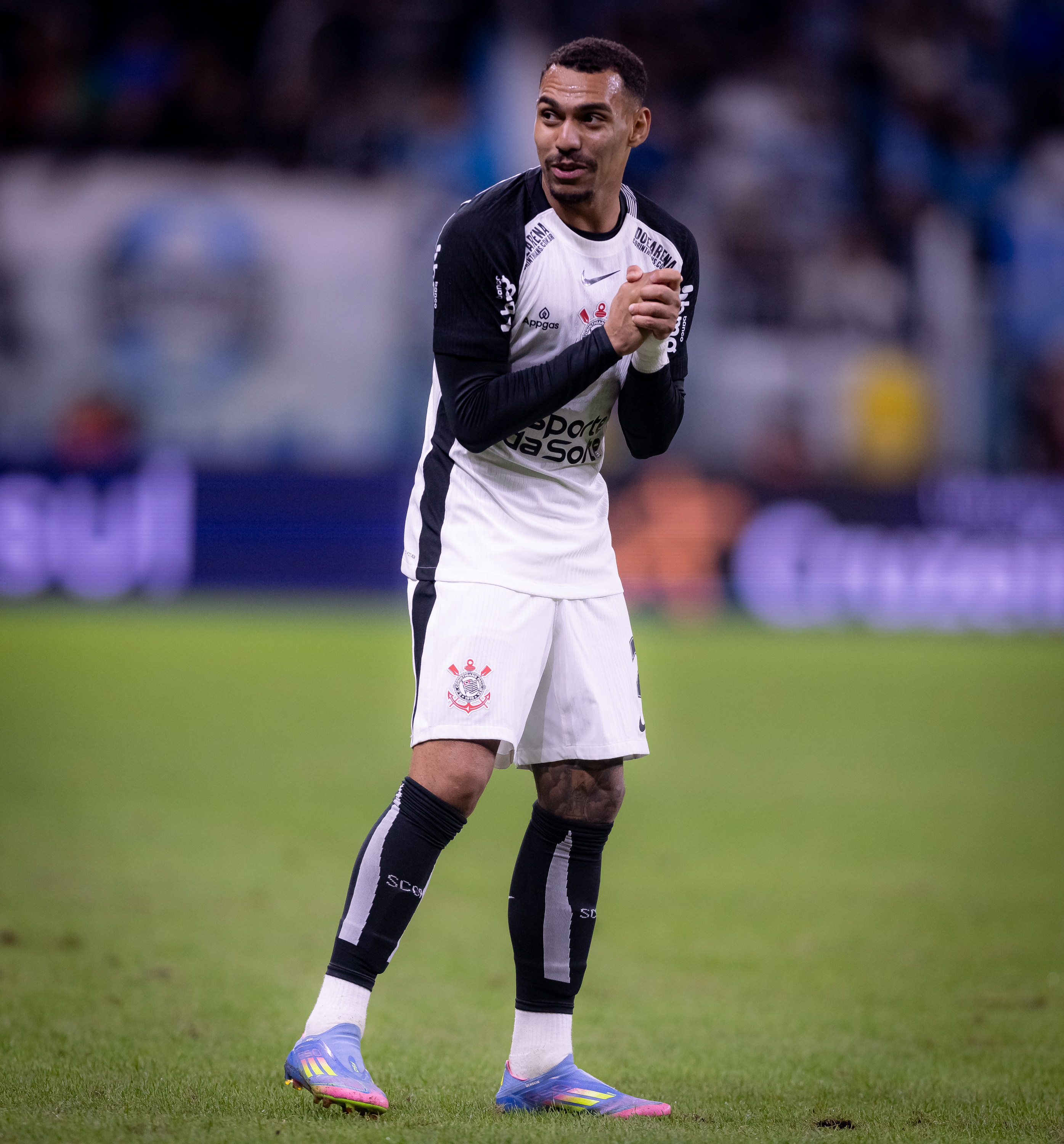 Matheuzinho suspenso por cartão e não joga contra o São Paulo