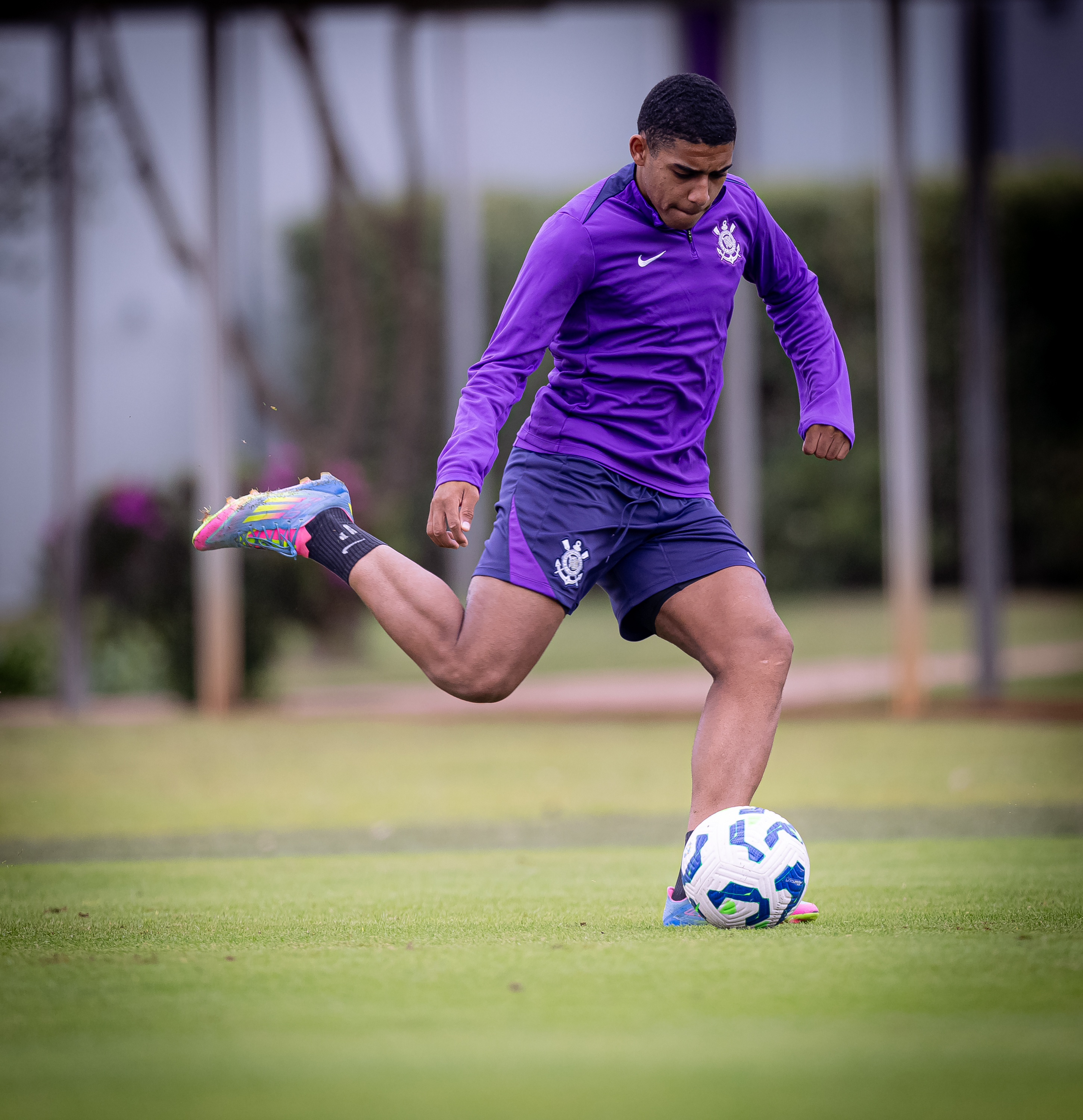Promessa do Corinthians ganha oportunidade como titular no ataque.