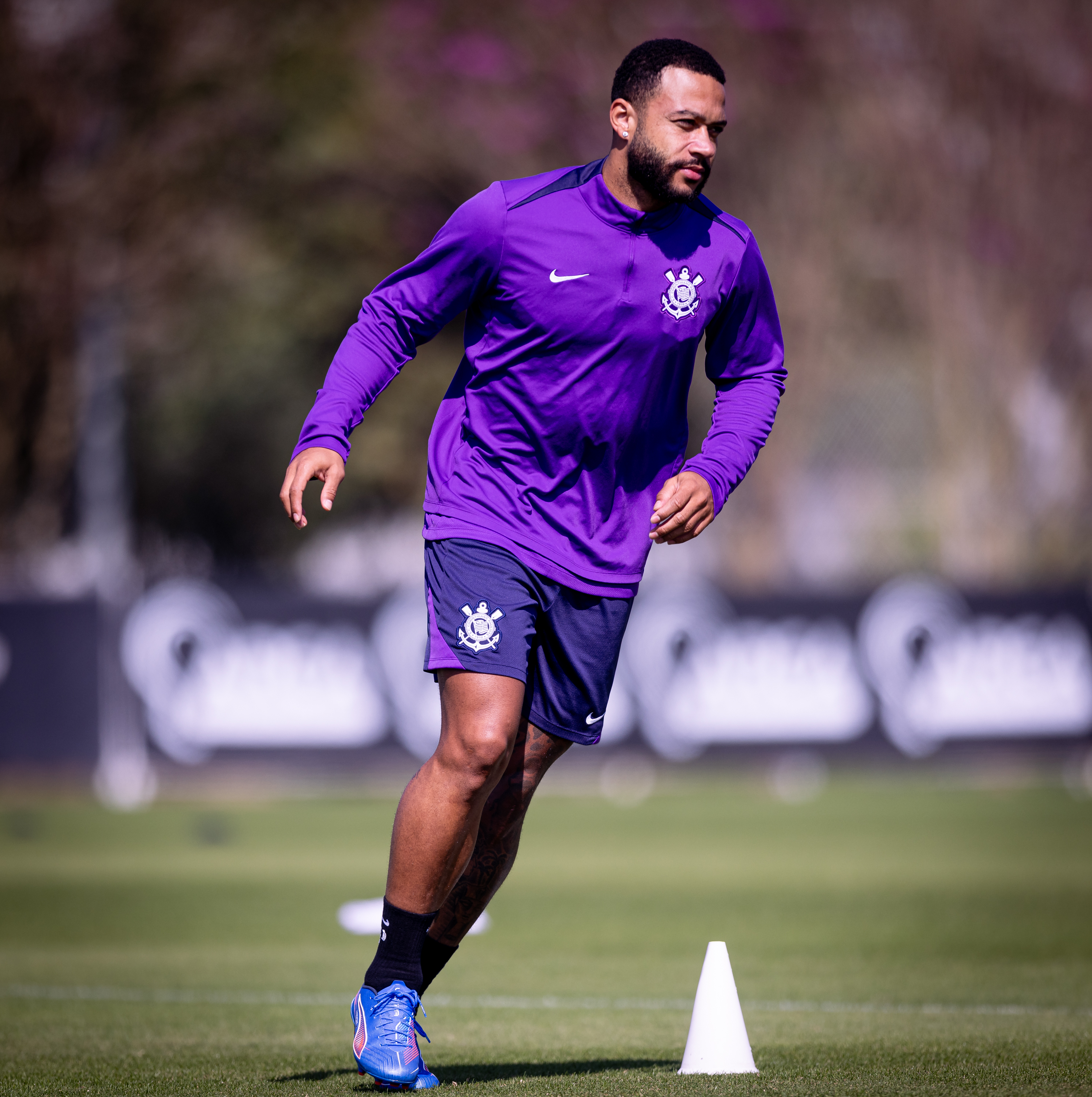 PREPARAÇÃO: Corinthians realiza treino tático para enfrentar o Bragantino com Memphis de volta