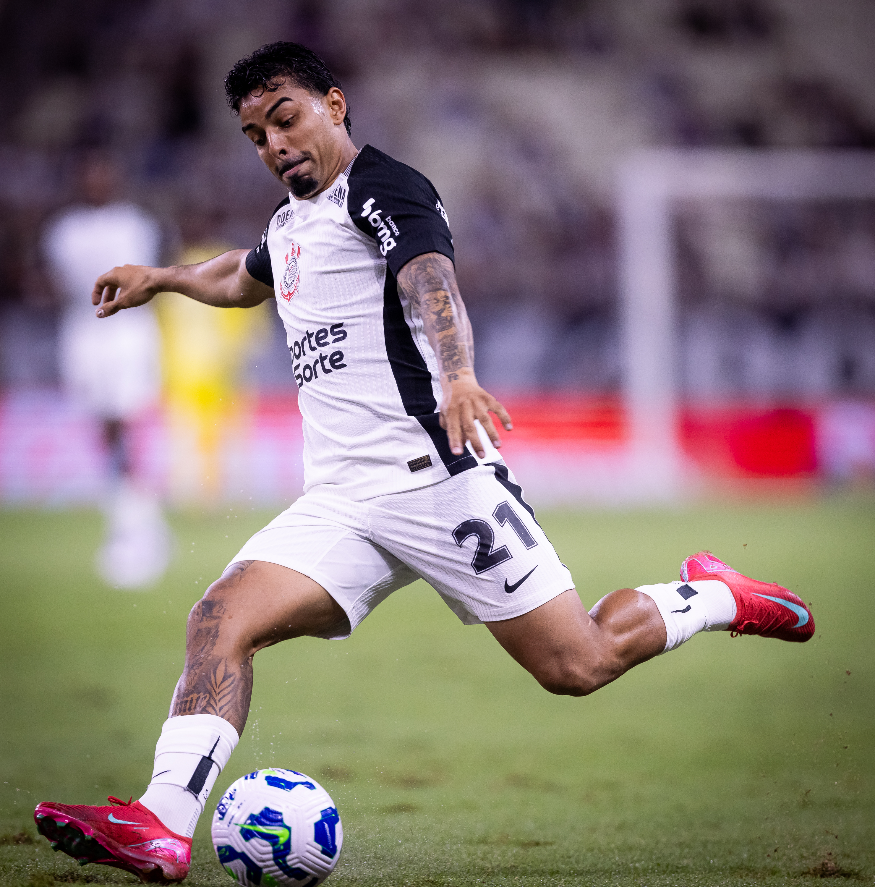 Bidu suspenso por cartão amarelo e desfalca o Corinthians no Derby