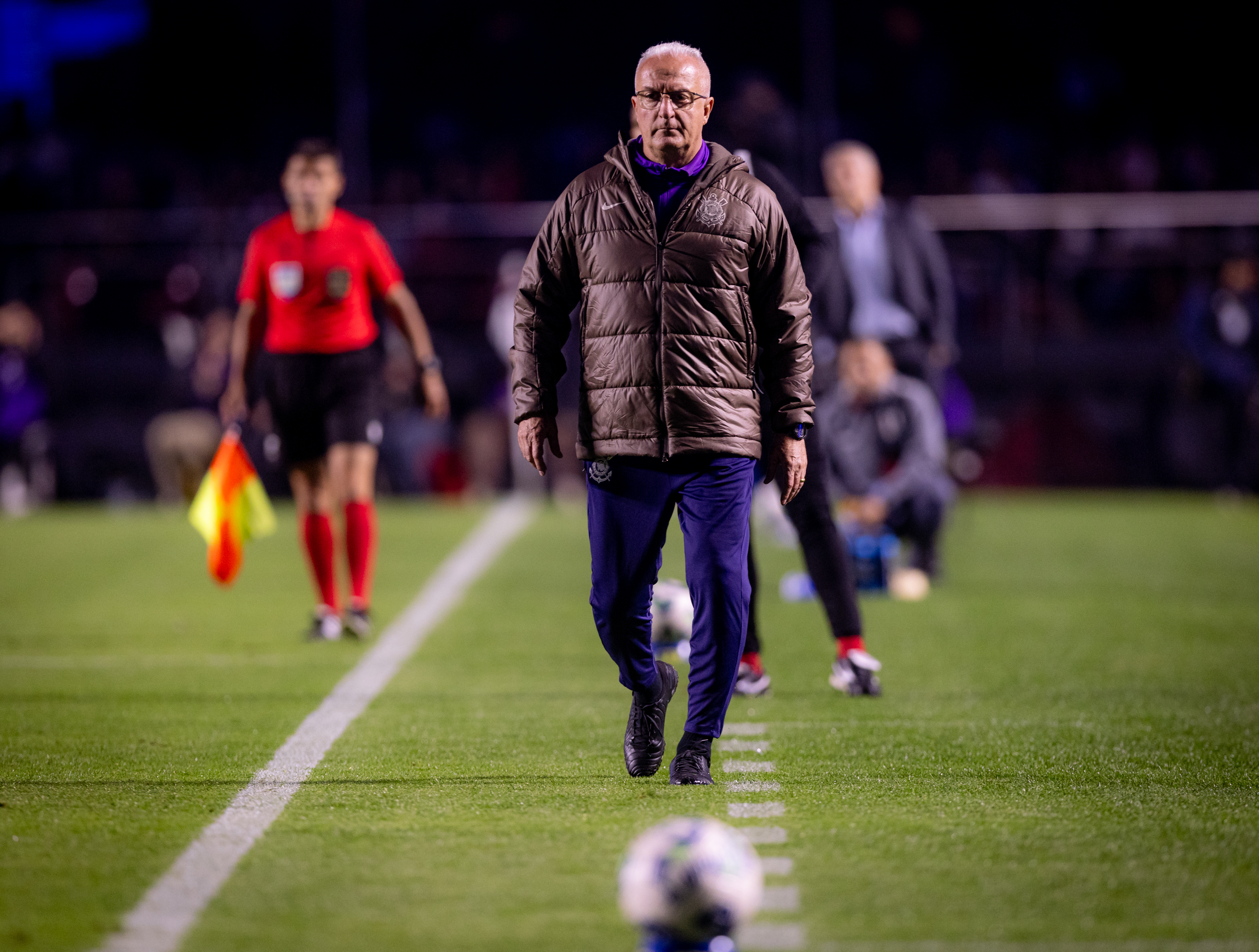 Dorival aponta falta de intensidade do Corinthians em derrota no Majestoso
