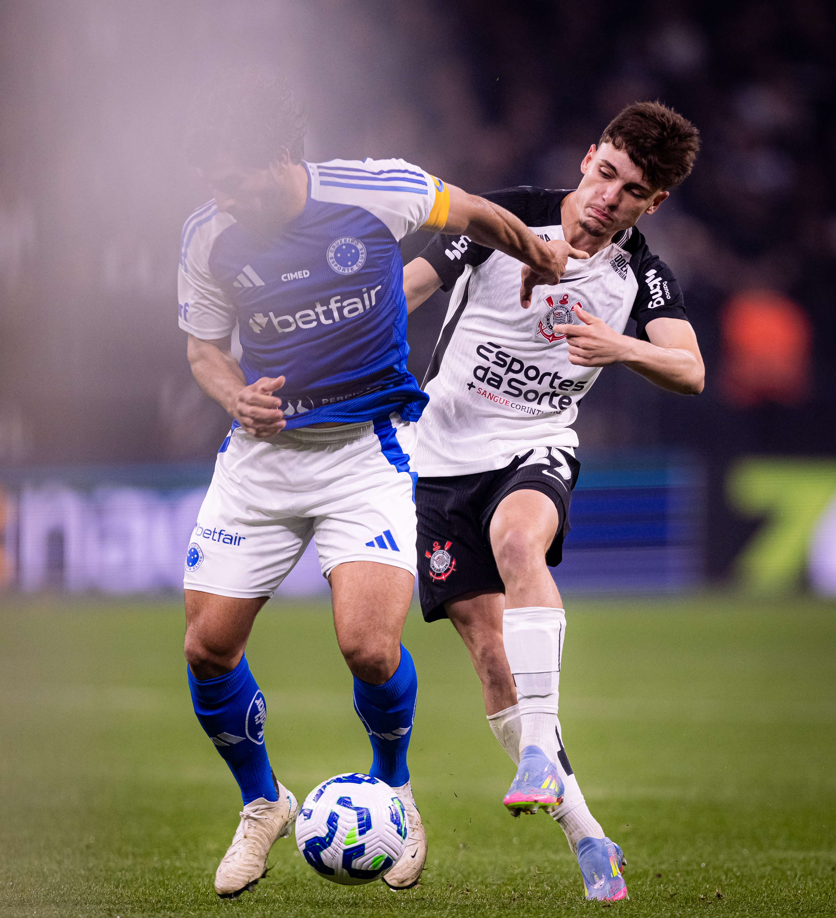 Corinthians mostra competência em partida contra líder do campeonato.