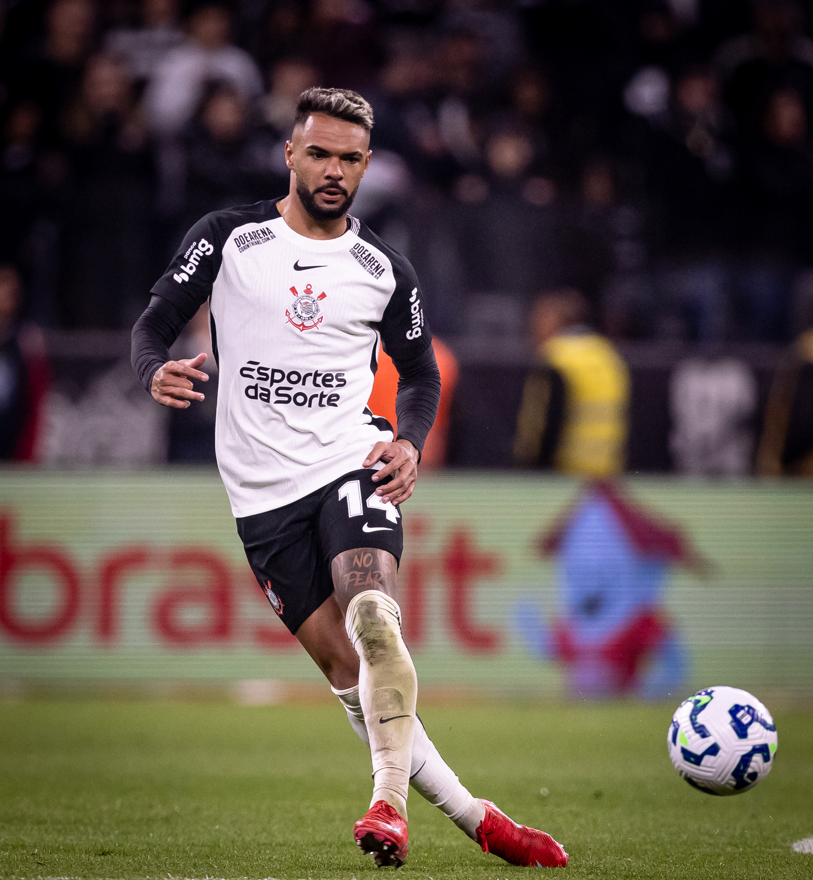 Raniele revela detalhes sobre sua chegada ao Corinthians e conversa com Mano Menezes