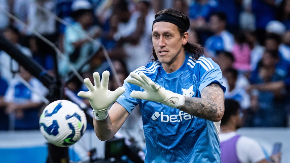 Cássio analisa empate e reencontro entre Cruzeiro e Corinthians
