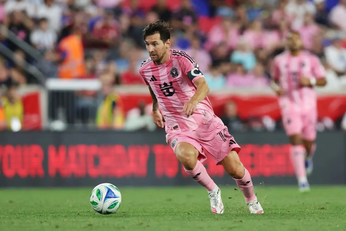 Messi marca mais dois gols e chega à artilharia da MLS - Gazeta