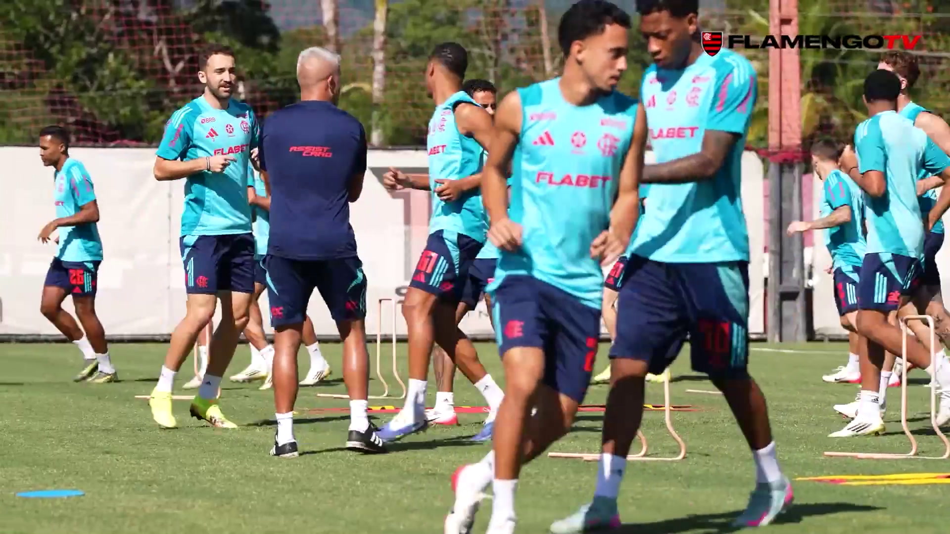 Reapresentação do Flamengo no Rio após retorno da equipe para treinos.