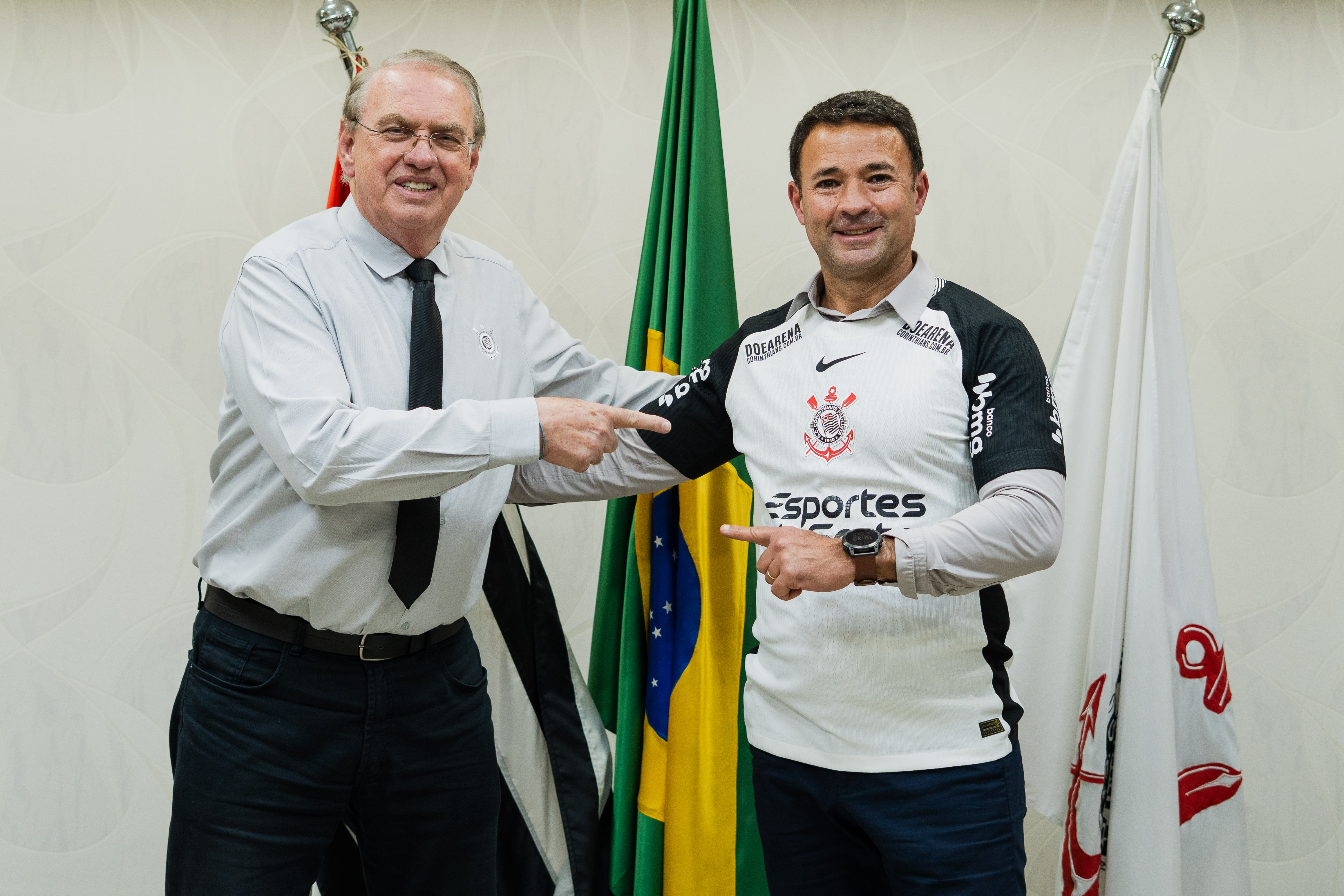 Vice-prefeito de SP visitou presidente interino do Corinthians no Parque São Jorge.