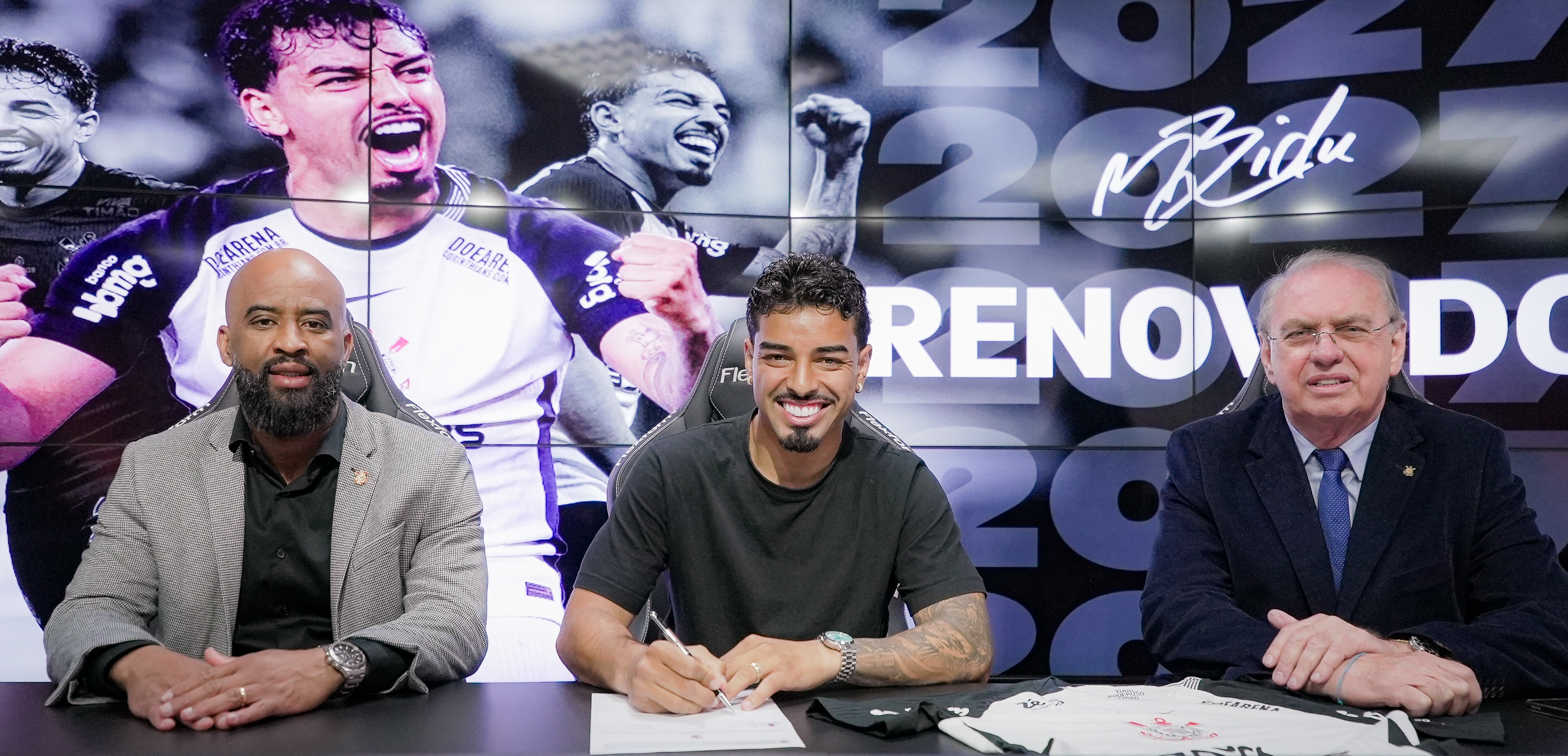 Corinthians prolonga vínculo com Matheus Bidu até o fim de 2027