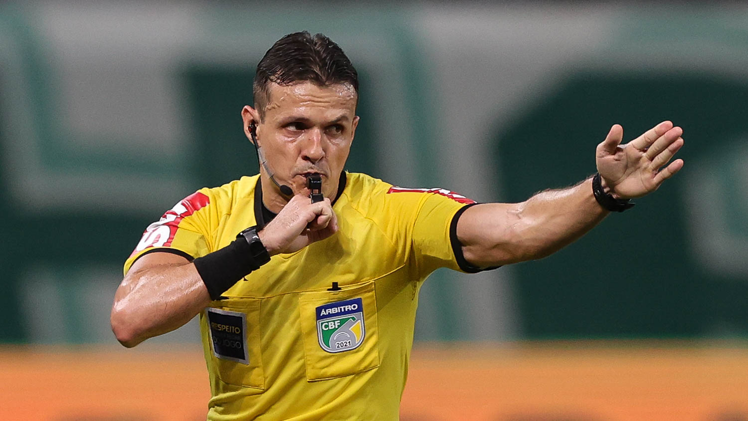 CBF mantém árbitro de vídeo do Derby mesmo após reclamação do Corinthians