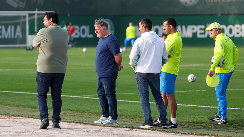 Barros destaca investimento do Palmeiras em reforços para melhorar rendimento em campo