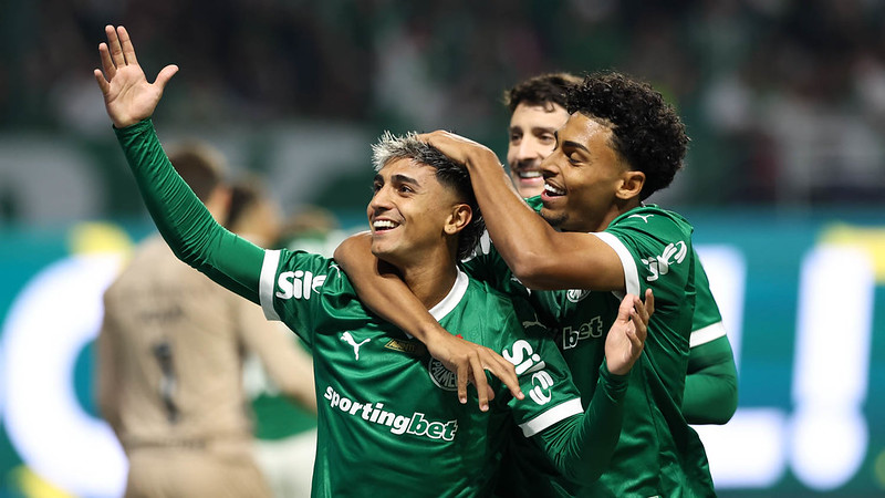 Palmeiras busca igualar recorde de sequência no Brasileirão diante do Vitória