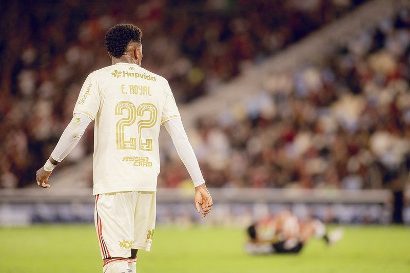 Emerson Royal reconhece distância do potencial após empate do Flamengo