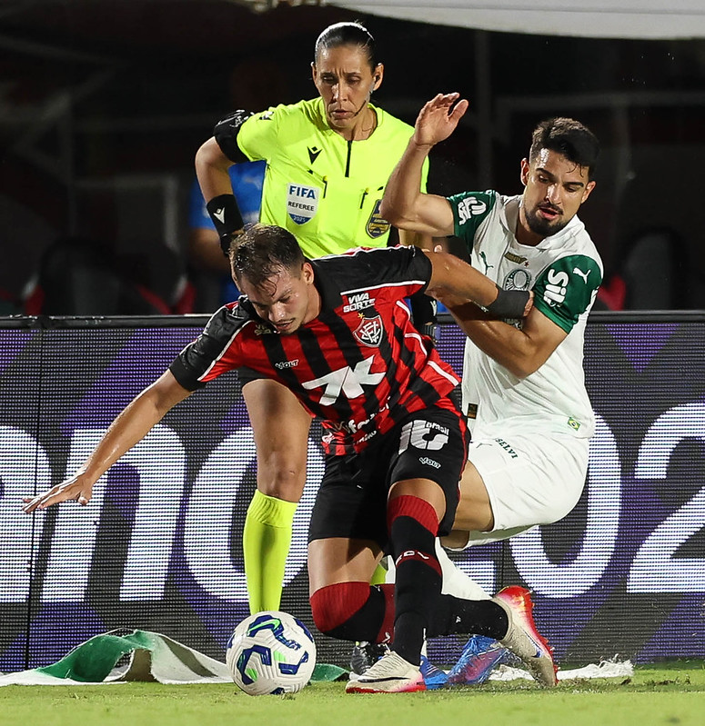 Flaco López destaca decisão crucial entre Palmeiras e Corinthians como 