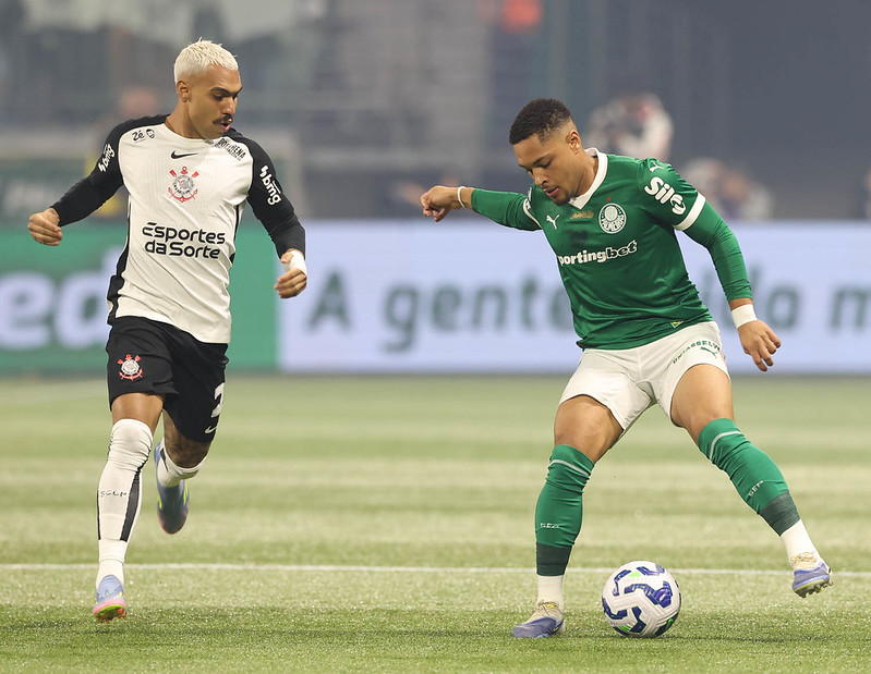 Palmeiras paga caro por falhas defensivas e é eliminado em clássico.