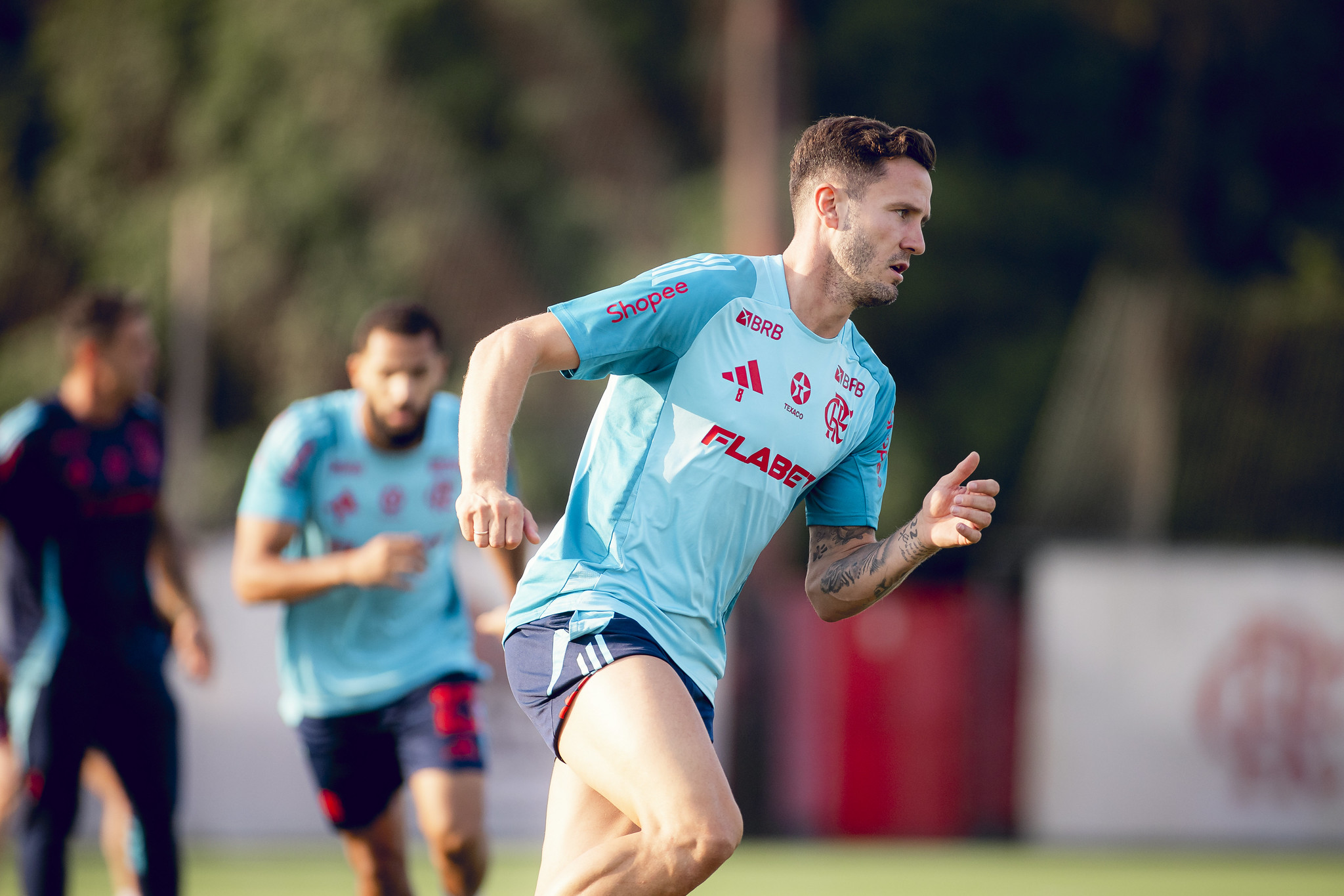 Saúl lamente eliminação do Flamengo e foca duelo com o Mirassol