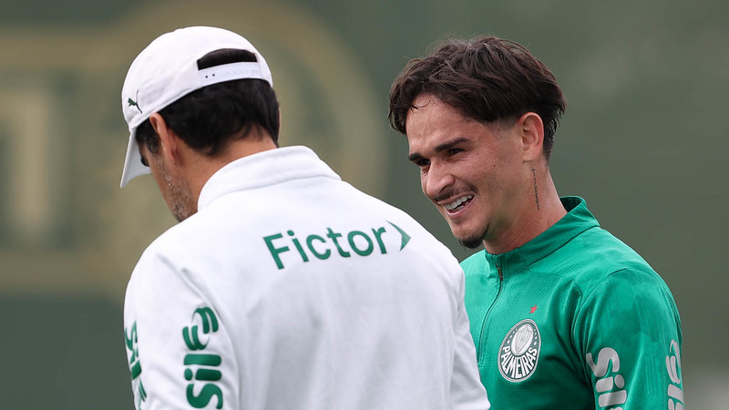 Khellven retorna ao Brasil mais maduro e explica escolha pelo Palmeiras