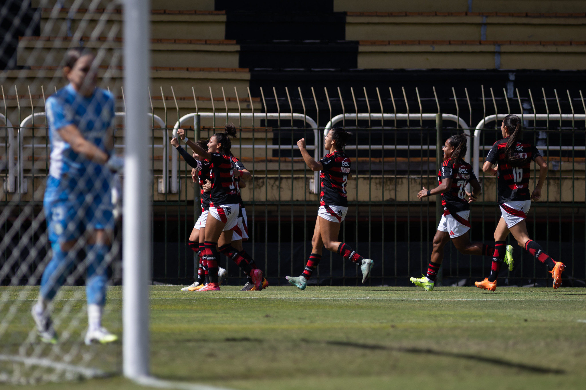 Palmeiras sai em desvantagem na busca por vaga na semi do Brasileirão Feminino.
