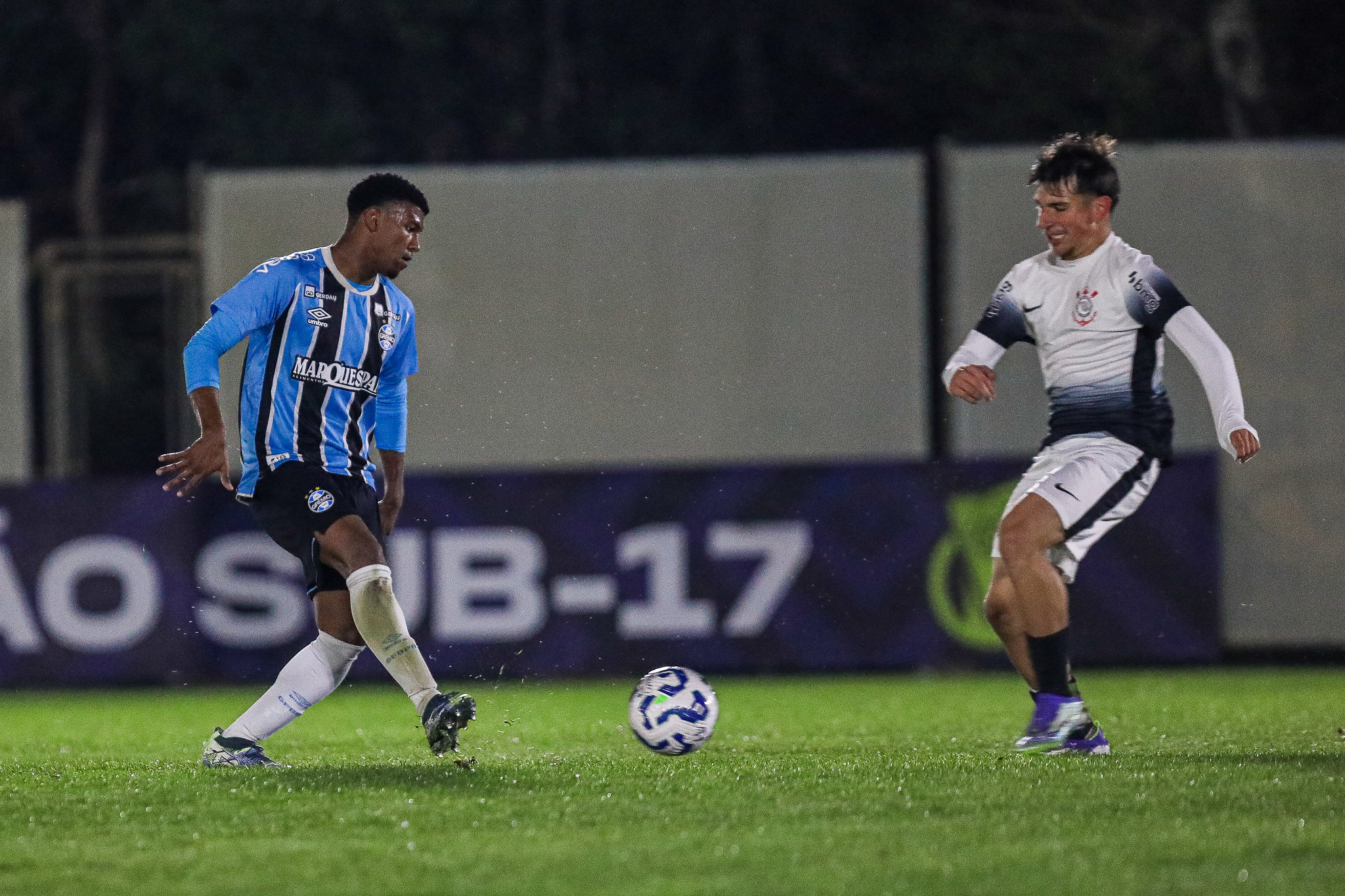 Corinthians sofre virada do Grêmio e perde invencibilidade no Brasileirão sub-17!