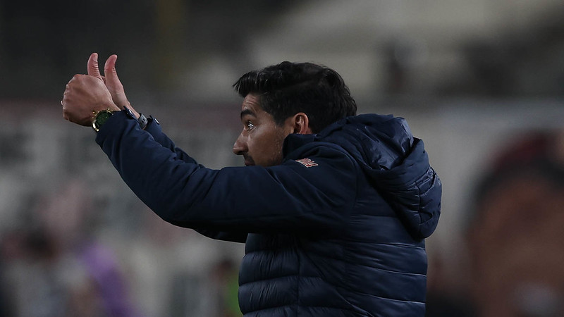 Palmeiras foca no Brasileirão e enfrenta Botafogo após classificação no Mundial.