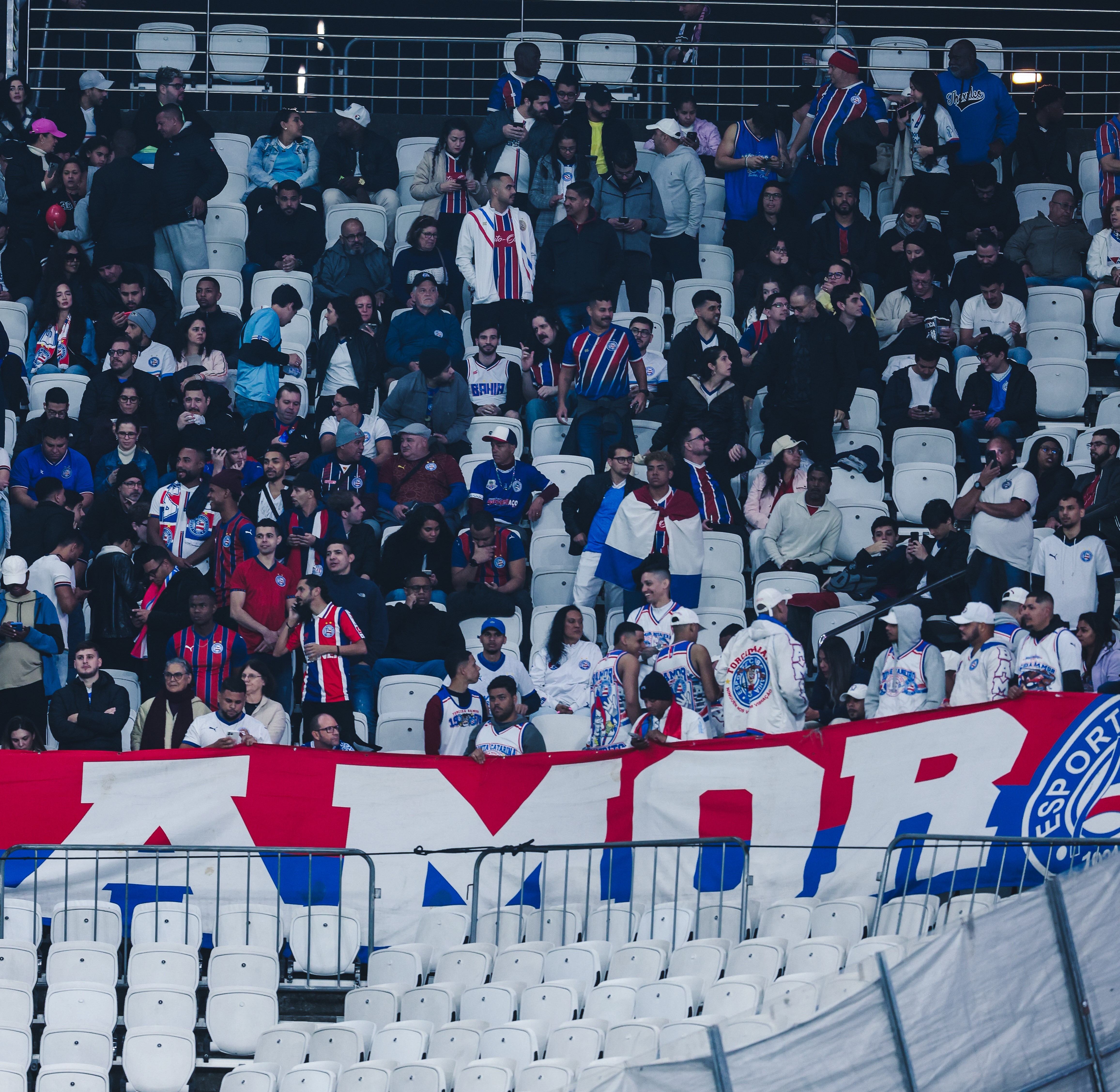 Torcedores do Bahia provocam Corinthians após caso Kauê Furquim: 