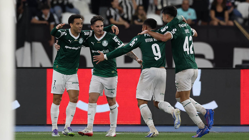 Palmeiras demonstra eficácia e conquista vitória diante do Botafogo após começo apagado.