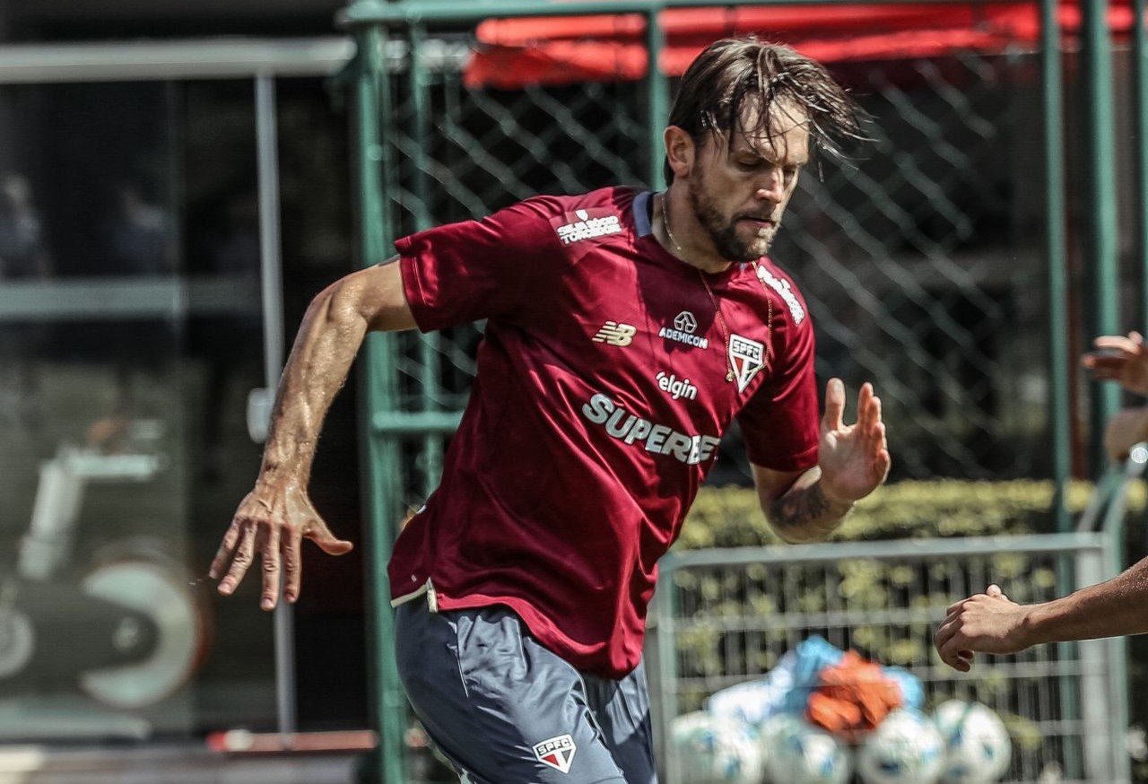Rafael Tolói pode jogar a Libertadores? Entenda situação do reforço do São Paulo