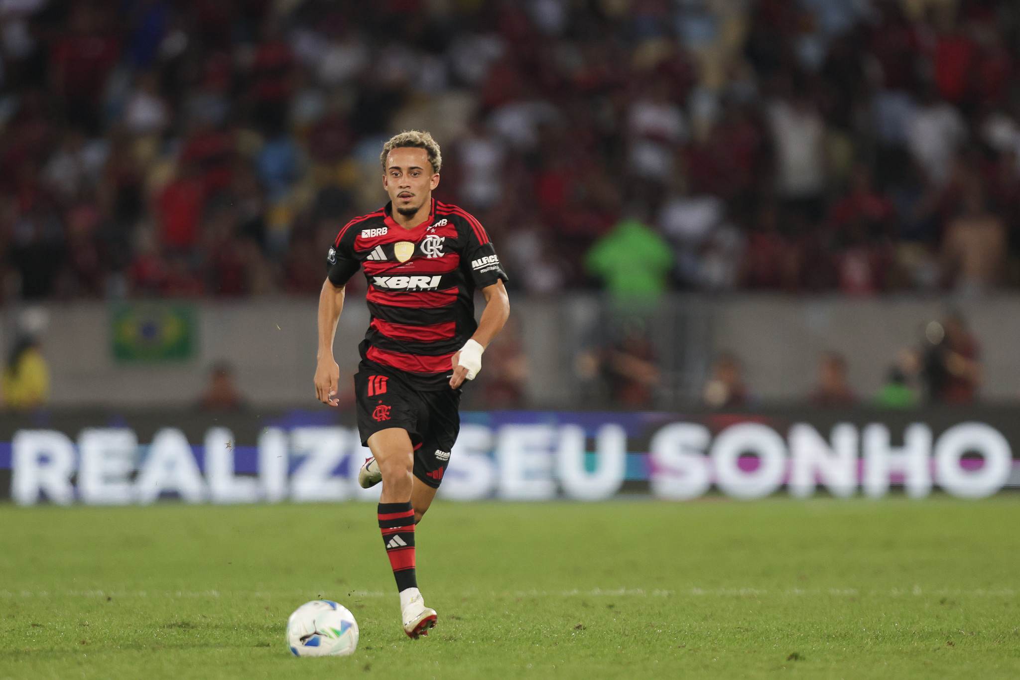 ADEUS DA JOIA! Jovem promessa do Flamengo tem venda encaminhada para gigante árabe