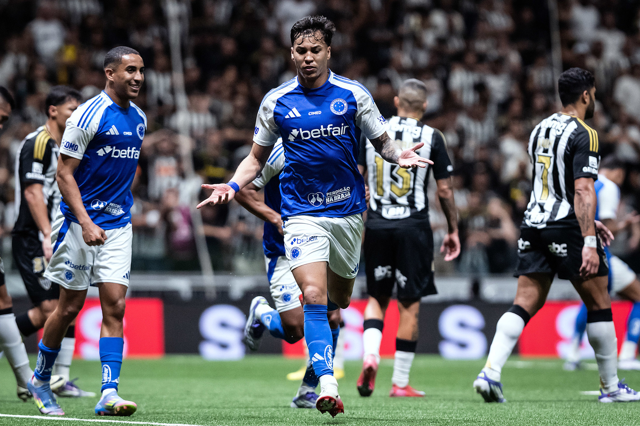 Kaio Jorge celebra 1º gol contra o Galo e convocação para a Seleção