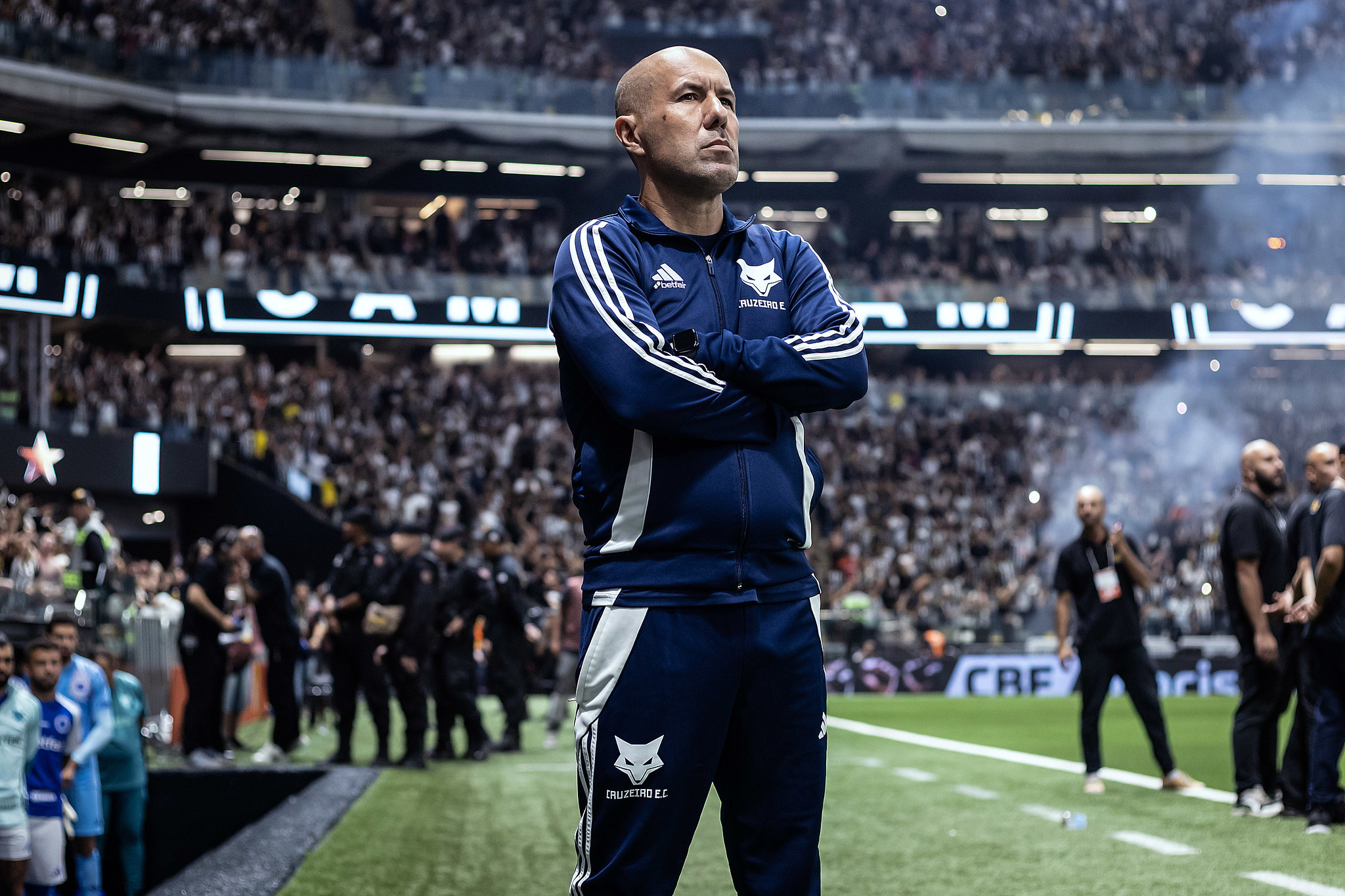 Leonardo Jardim analisa vitória do Cruzeiro e vê confronto contra o Atlético-MG em aberto