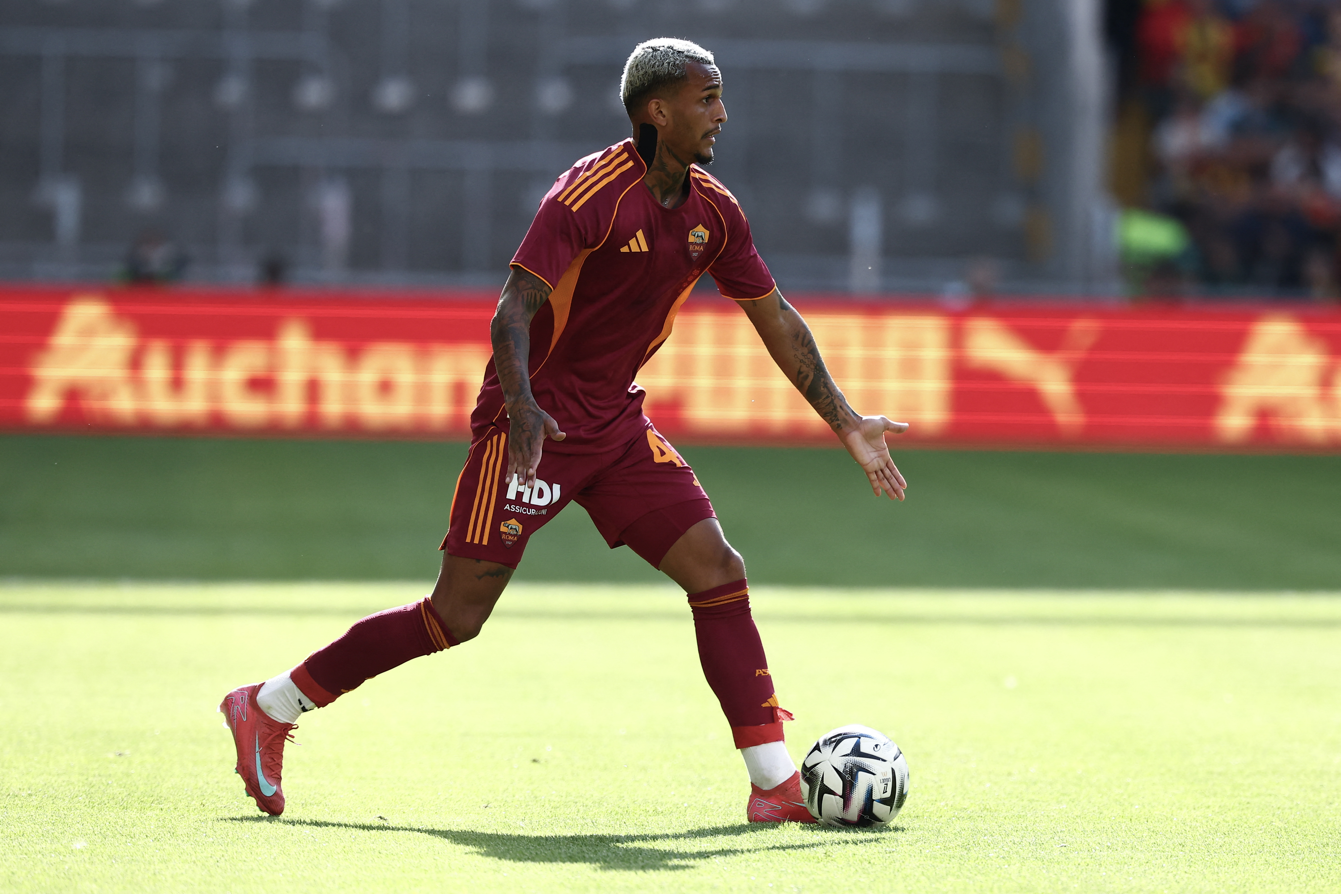 Wesley Roma R&b Com Wesley titular, Roma vence amistoso contra o Lens - Gazeta Esportiva
