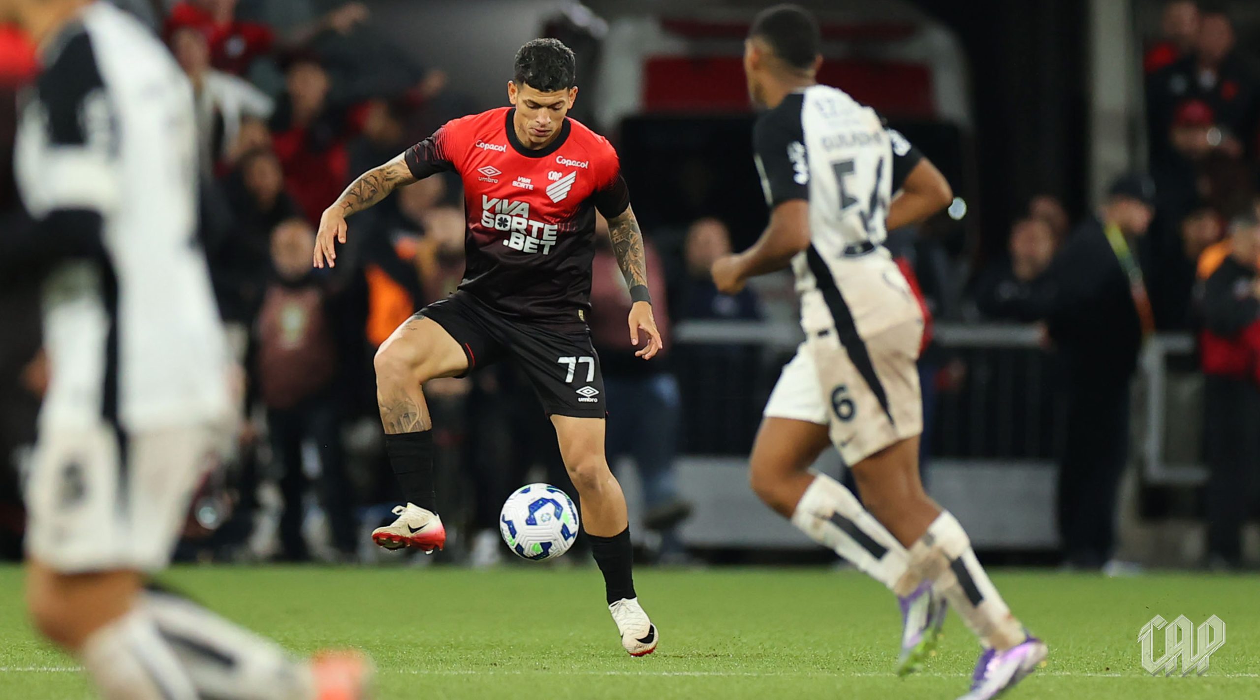 Fotos do jogo de ida entre Athletico-PR e Corinthians nas quartas da Copa do Brasil