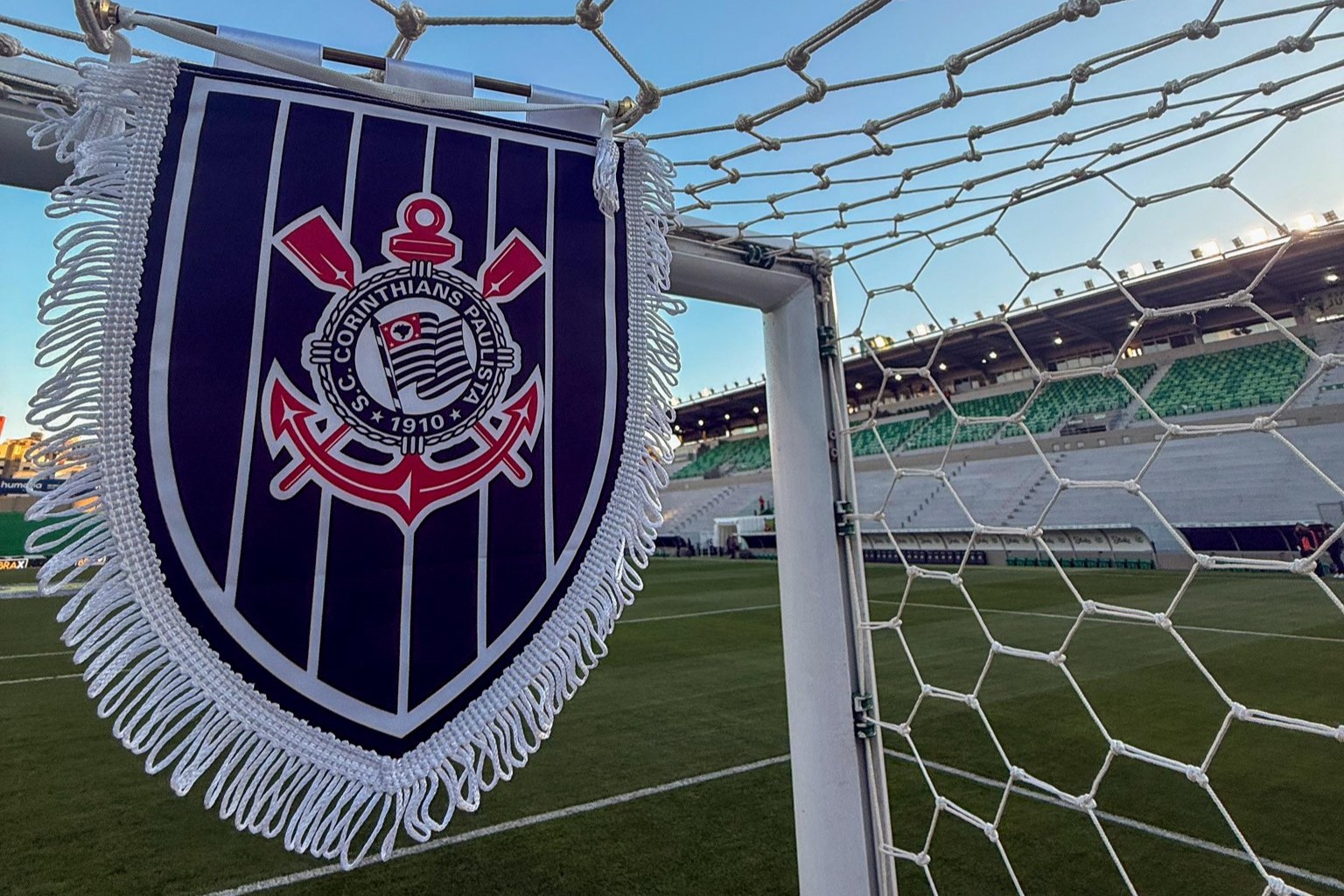 Dorival realiza ajustes no Corinthians para partida contra o Juventude; confira escalações.