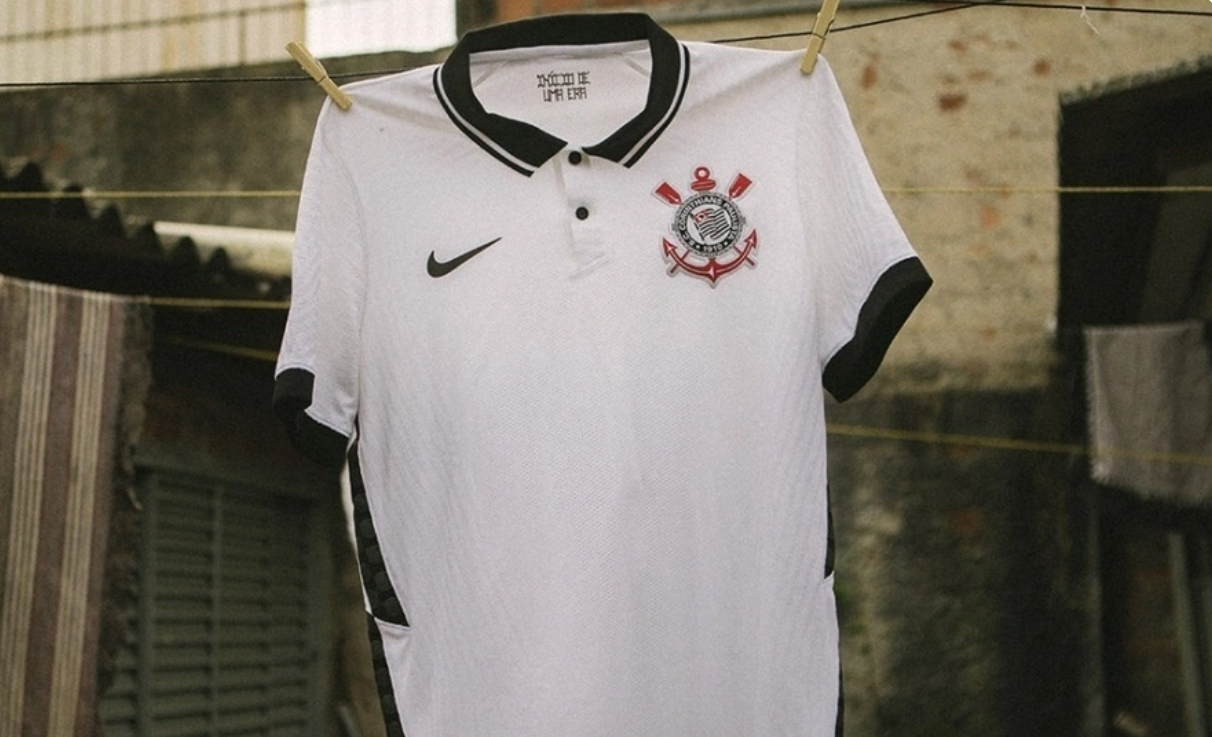 Veja galeria de uniformes do Corinthians produzidos pela Nike ao longo dos anos