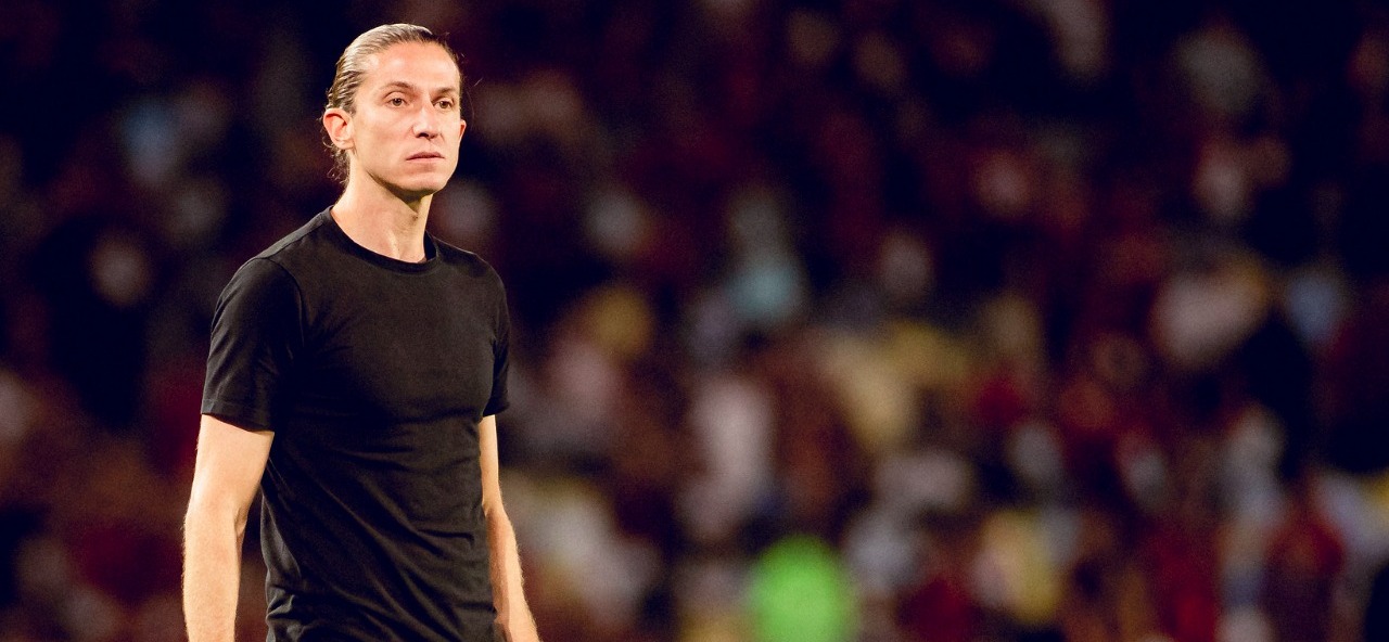 Filipe Luís destaca talento de Samuel Lino e foco do Flamengo em 2025.