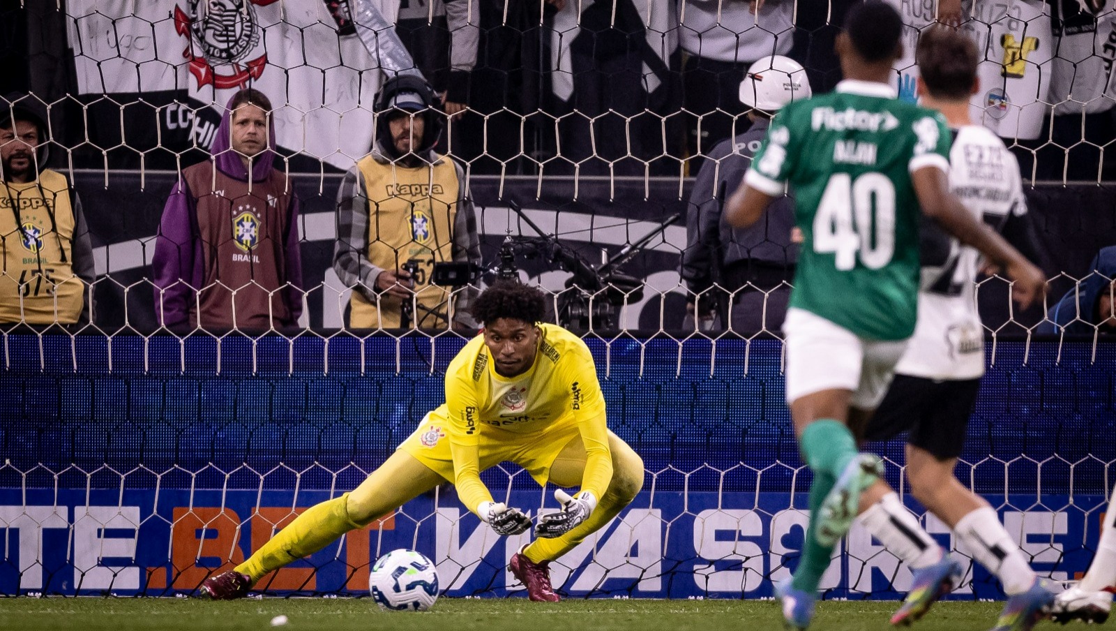 ALFINETOU?! Goleiro de arquirrival diz que Verdão está tentando influenciar a arbitragem para o Dérbi!