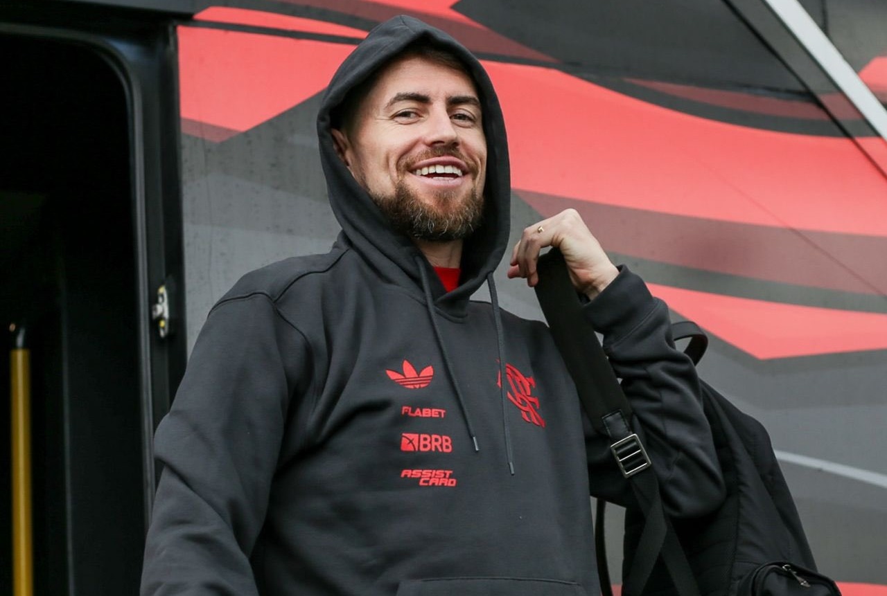 Flamengo chega em Belo Horizonte para duelo contra o Atlético-MG; confira relacionados.