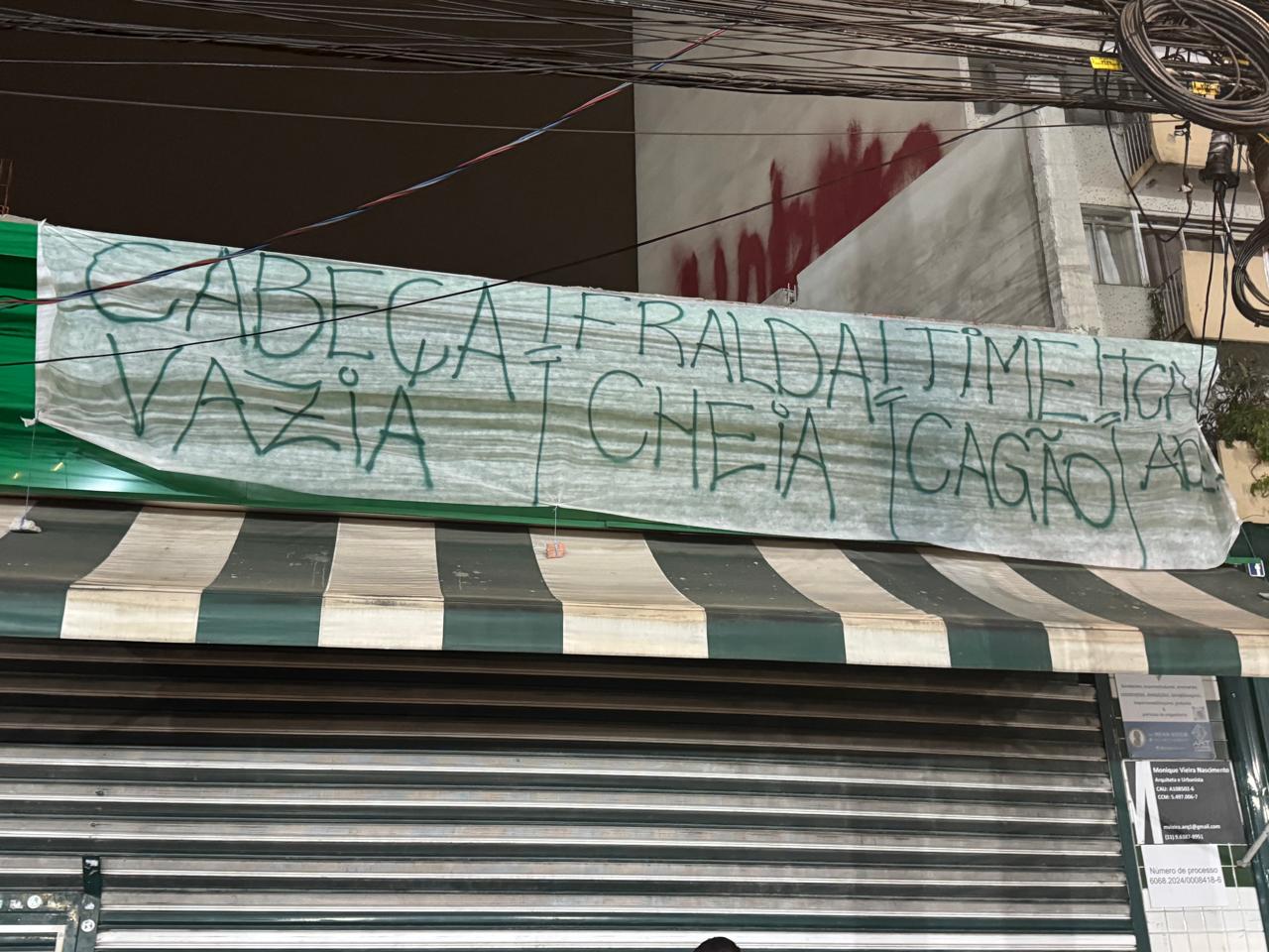 Torcedores Palmeirenses Demonstram Insatisfação com Eliminação do Time no Allianz