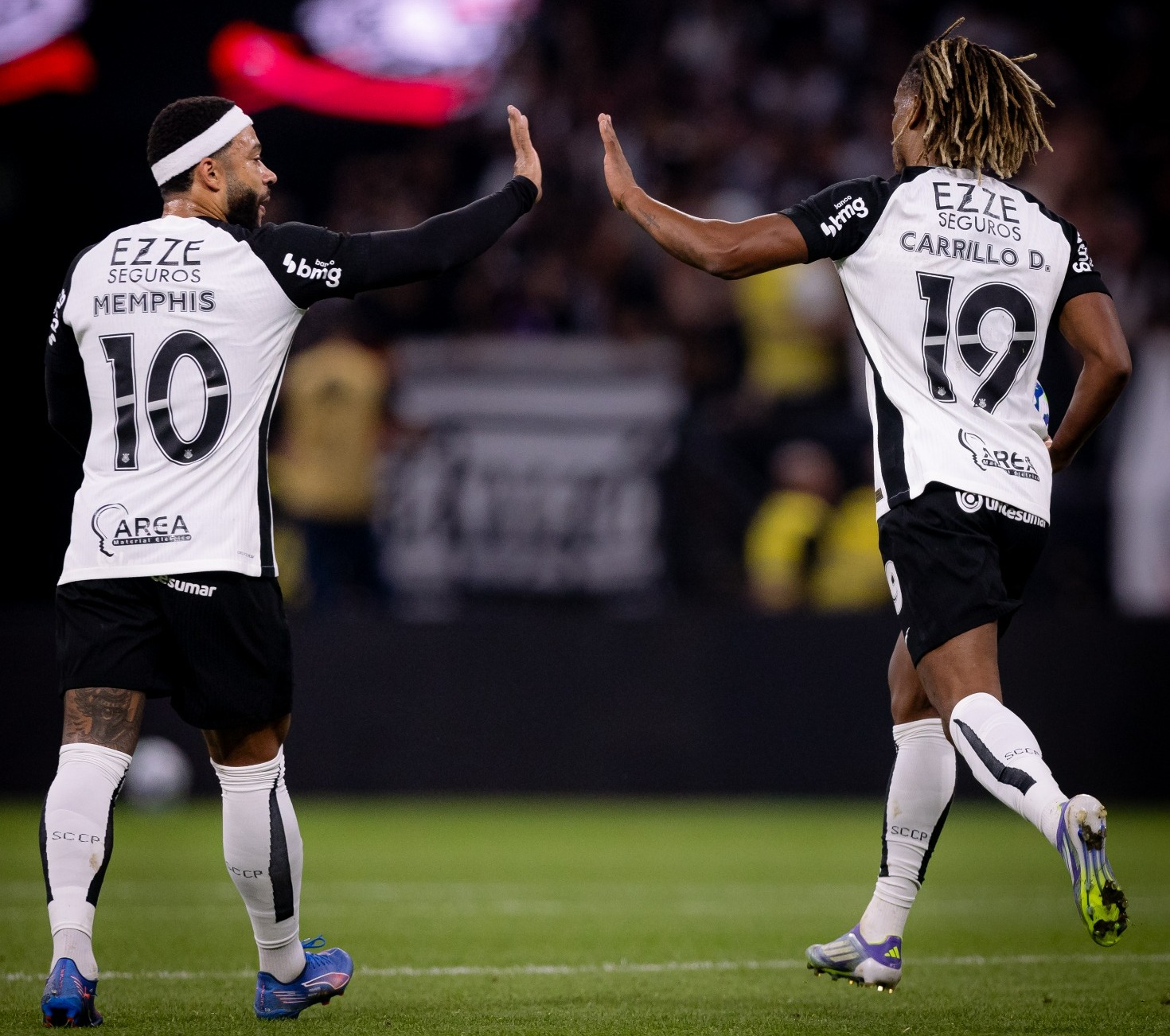 Análise de especialistas e previsão de recuperação para Carrillo e Memphis no Corinthians