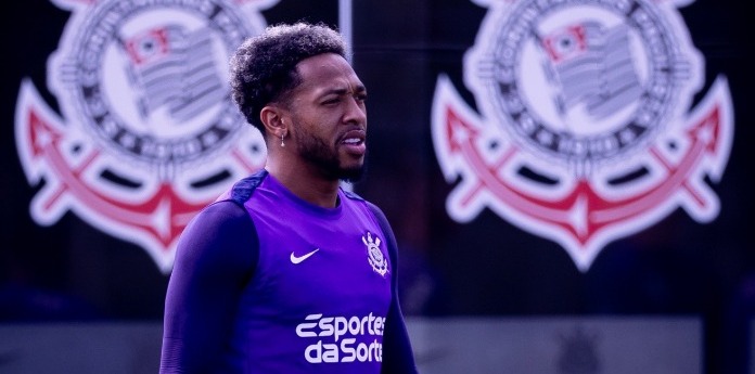 QUEM ASSUME NO ATAQUE? Dupla da base deve ganhar oportunidade no Timão