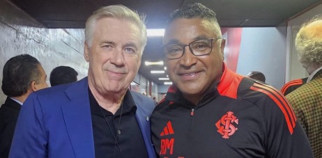 Ancelotti observa Internacional x Flamengo e se encontra com Roger Machado